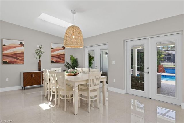482 Tradewinds AVE, Naples, FL 34108