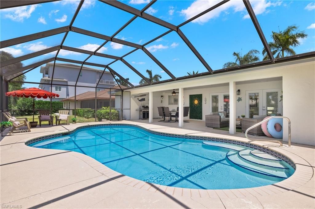 482 Tradewinds AVE, Naples, FL 34108