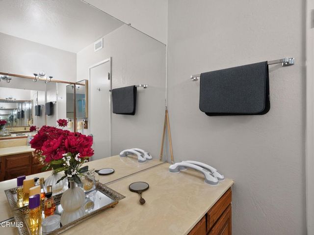 2163 Palos Court, Thousand Oaks, CA 91320