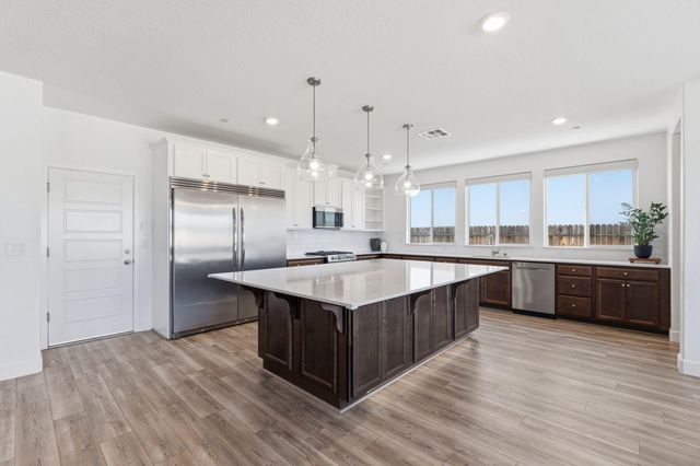 186 Sentinel Drive S, Madera, CA 93636