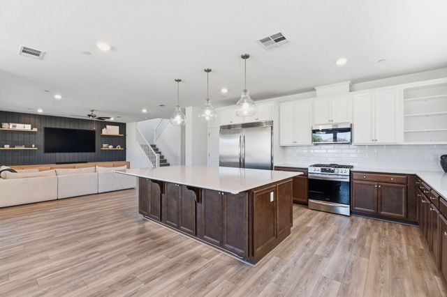 186 Sentinel Drive S, Madera, CA 93636