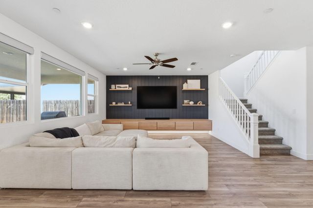 186 Sentinel Drive S, Madera, CA 93636