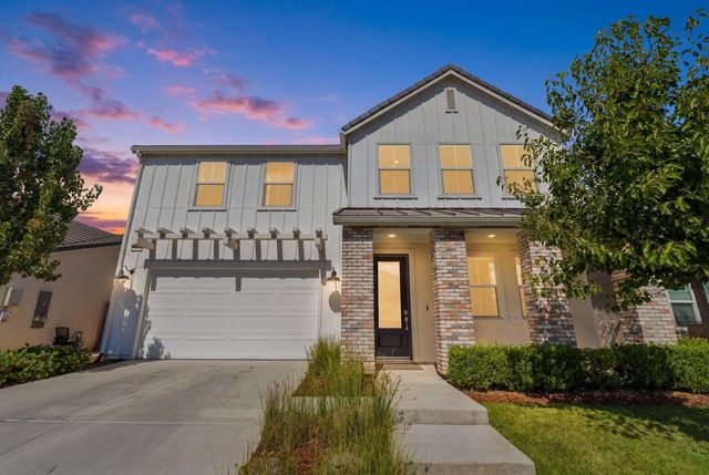 186 Sentinel Drive S, Madera, CA 93636