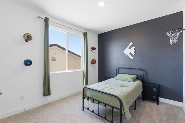 186 Sentinel Drive S, Madera, CA 93636