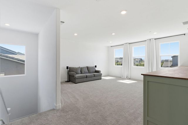 186 Sentinel Drive S, Madera, CA 93636