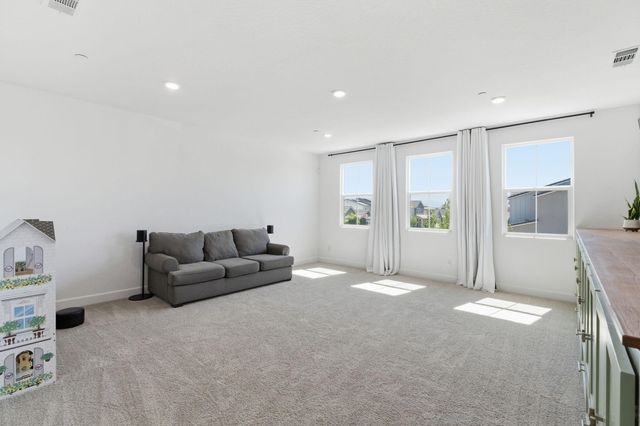 186 Sentinel Drive S, Madera, CA 93636