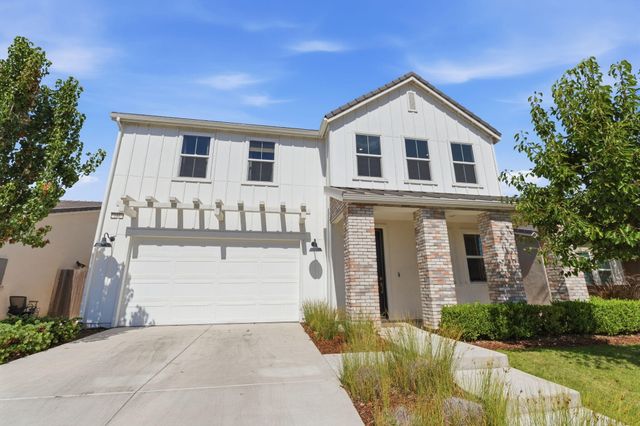 186 Sentinel Drive S, Madera, CA 93636