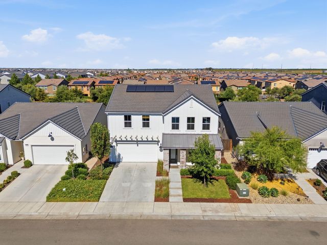 186 Sentinel Drive S, Madera, CA 93636