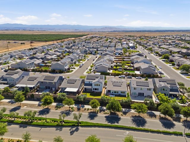 186 Sentinel Drive S, Madera, CA 93636
