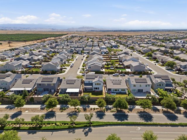186 Sentinel Drive S, Madera, CA 93636