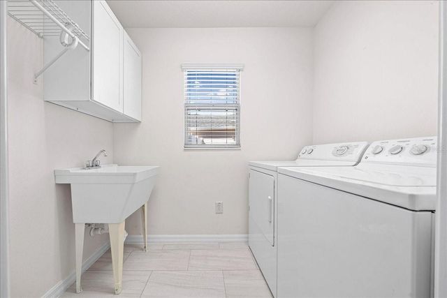 986 OSCAR LANE, The Villages, FL 32162