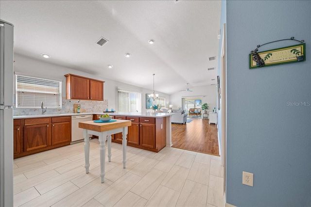 986 OSCAR LANE, The Villages, FL 32162