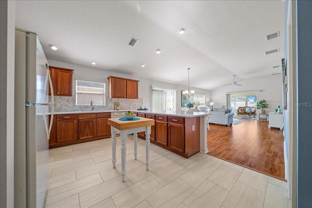 986 OSCAR LANE, The Villages, FL 32162