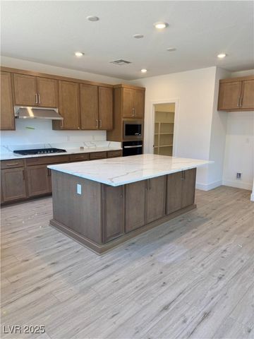 10237 Dawnville Walk Street, Las Vegas, NV 89141