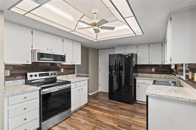 10616 SPRINGWOOD DRIVE, Port Richey, FL 34668