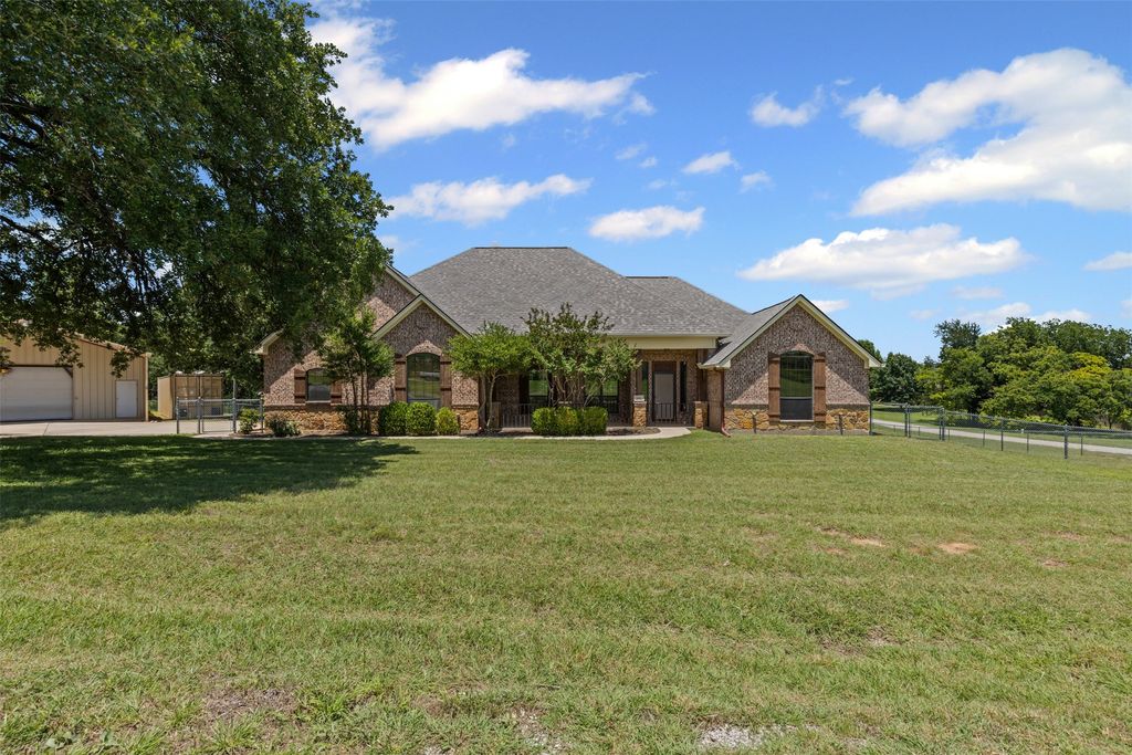 103 Hedges Circle, Weatherford, TX 76085