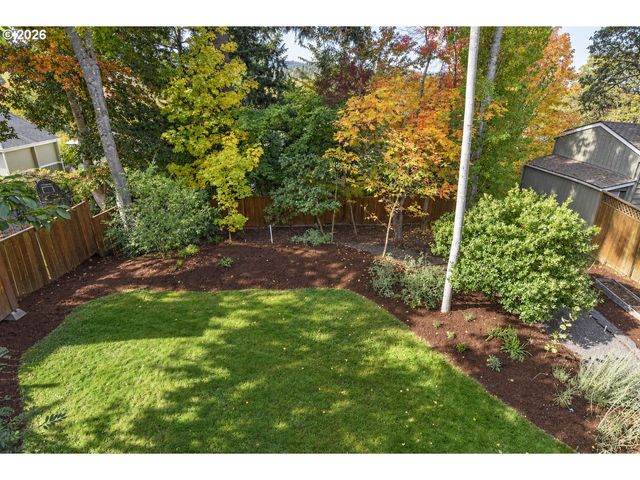 2630 ELINOR St, Eugene, OR 97403