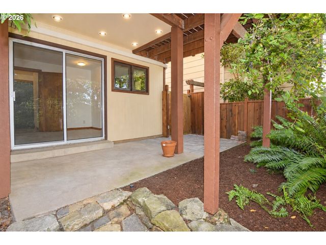 2630 ELINOR St, Eugene, OR 97403