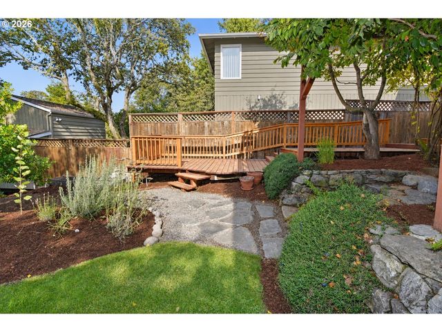 2630 ELINOR St, Eugene, OR 97403
