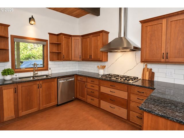 2630 ELINOR St, Eugene, OR 97403