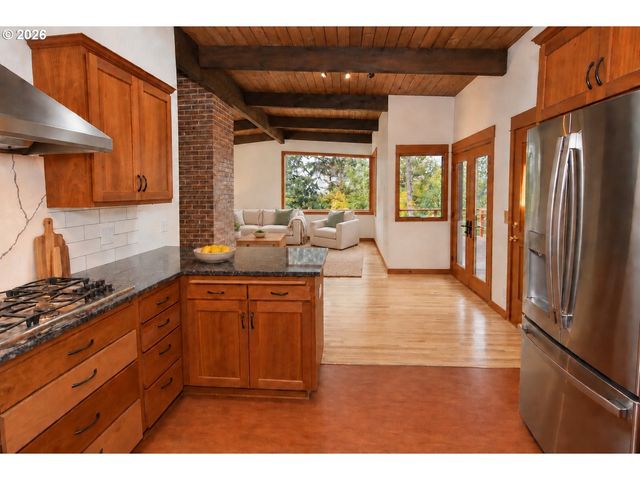 2630 ELINOR St, Eugene, OR 97403