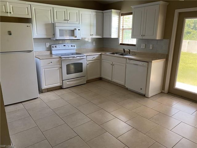 5212 3rd ST W, Lehigh Acres, FL 33971