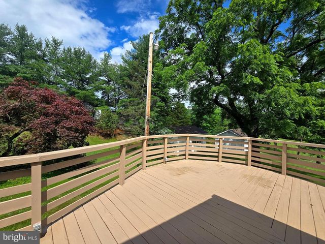 107 SPRING VALLEY DR, Berkeley Springs, WV 25411