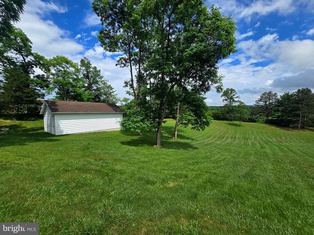 107 SPRING VALLEY DR, Berkeley Springs, WV 25411