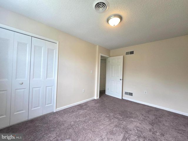 107 SPRING VALLEY DR, Berkeley Springs, WV 25411