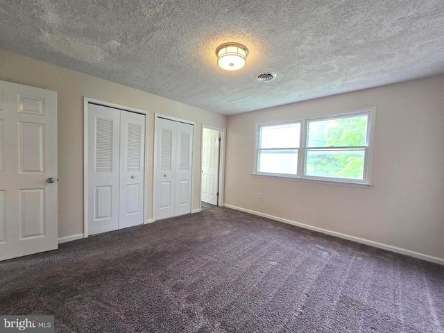 107 SPRING VALLEY DR, Berkeley Springs, WV 25411