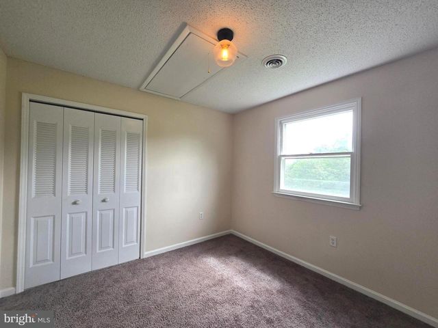107 SPRING VALLEY DR, Berkeley Springs, WV 25411