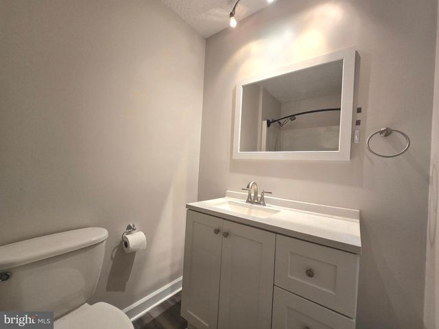 107 SPRING VALLEY DR, Berkeley Springs, WV 25411