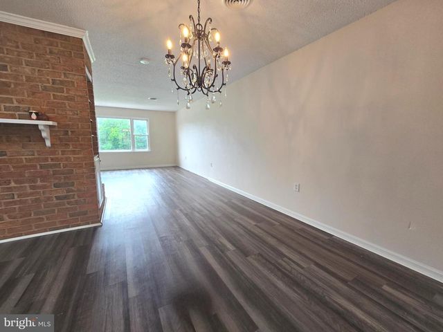 107 SPRING VALLEY DR, Berkeley Springs, WV 25411