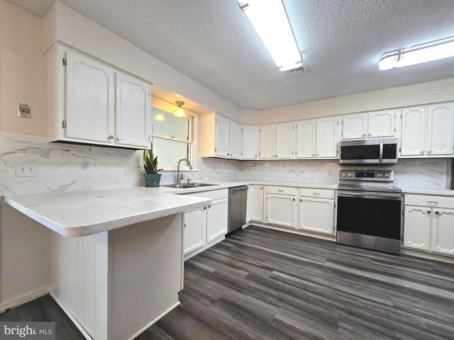 107 SPRING VALLEY DR, Berkeley Springs, WV 25411