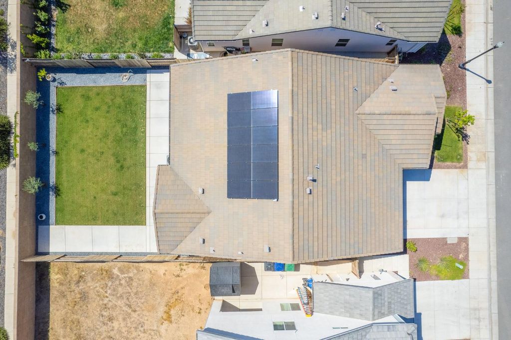Image 12 of property listing at 1275 Traverse Drive S, Madera, CA 93636