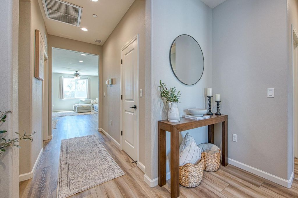Image 19 of property listing at 1275 Traverse Drive S, Madera, CA 93636