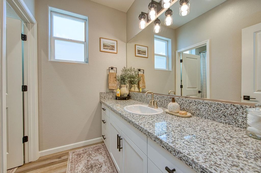 Image 21 of property listing at 1275 Traverse Drive S, Madera, CA 93636