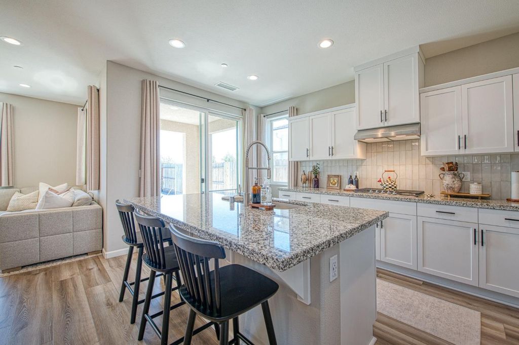 Image 31 of property listing at 1275 Traverse Drive S, Madera, CA 93636