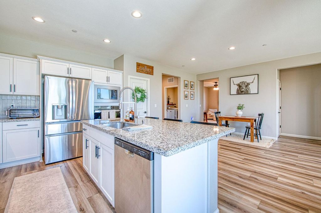 Image 33 of property listing at 1275 Traverse Drive S, Madera, CA 93636
