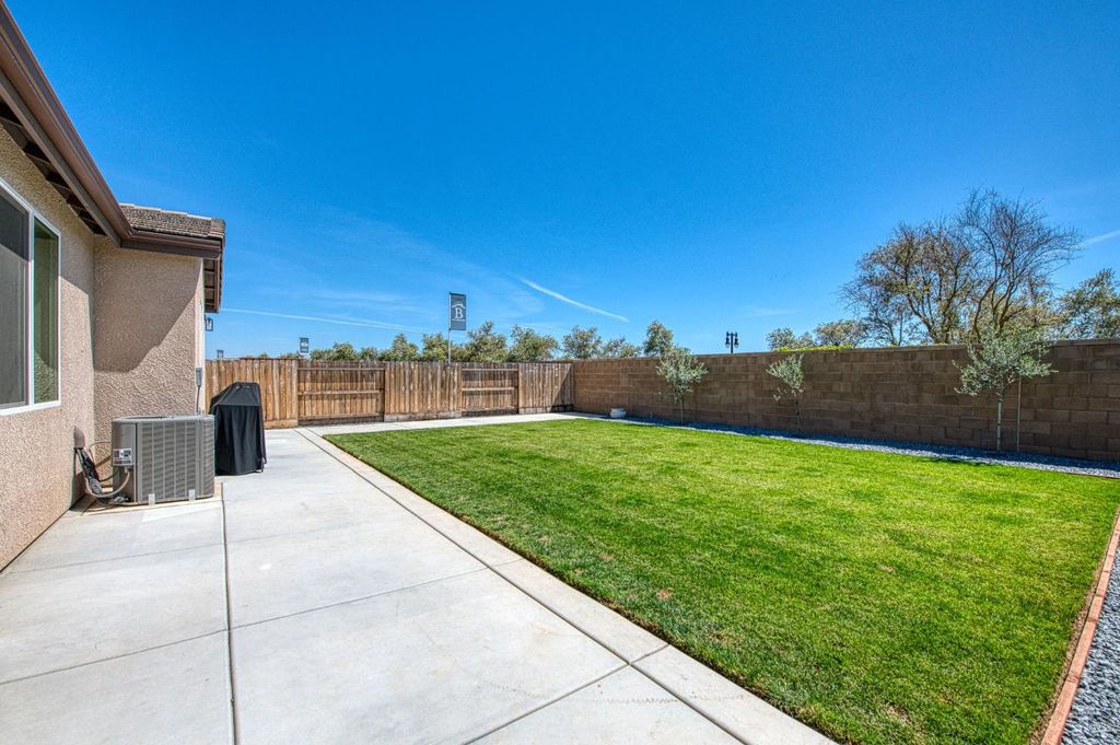 Image 36 of property listing at 1275 Traverse Drive S, Madera, CA 93636