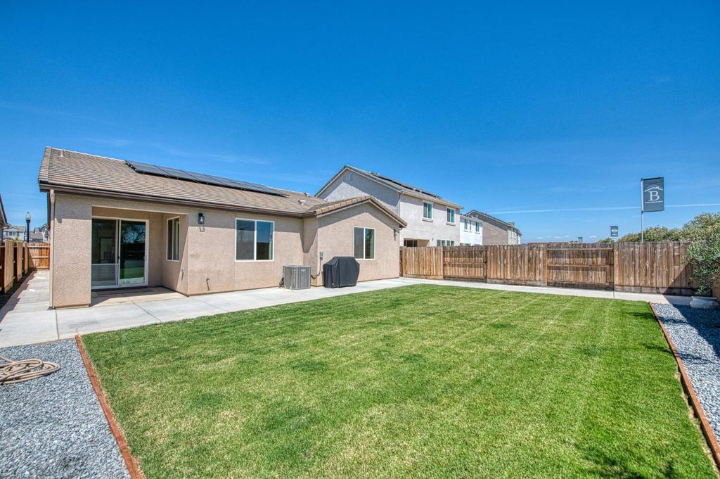 Image 37 of property listing at 1275 Traverse Drive S, Madera, CA 93636