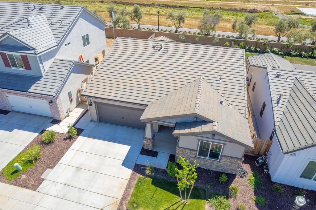 Image 43 of property listing at 1275 Traverse Drive S, Madera, CA 93636