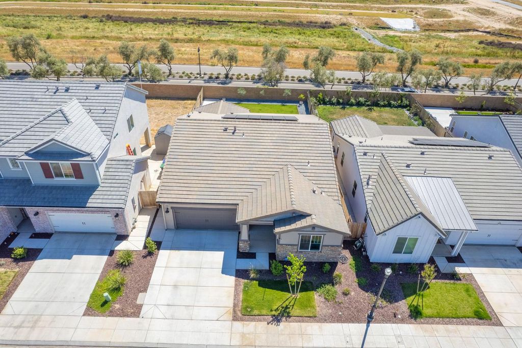Image 44 of property listing at 1275 Traverse Drive S, Madera, CA 93636