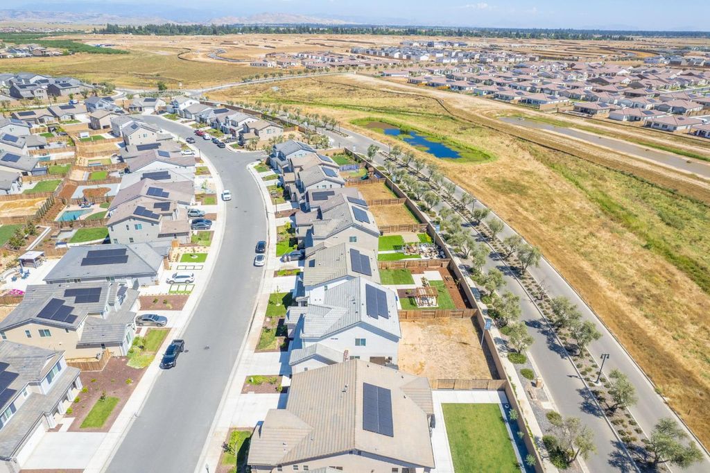 Image 47 of property listing at 1275 Traverse Drive S, Madera, CA 93636