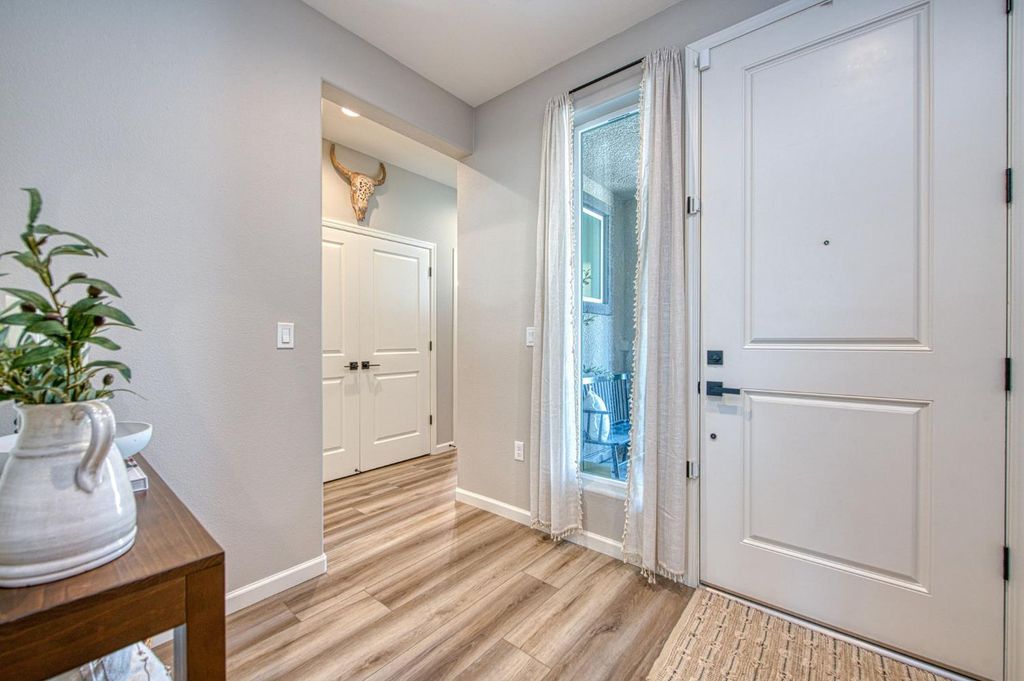 Image 5 of property listing at 1275 Traverse Drive S, Madera, CA 93636