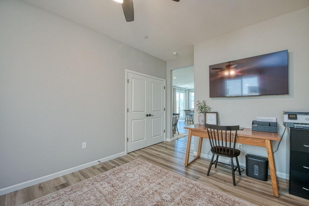 Image 6 of property listing at 1275 Traverse Drive S, Madera, CA 93636