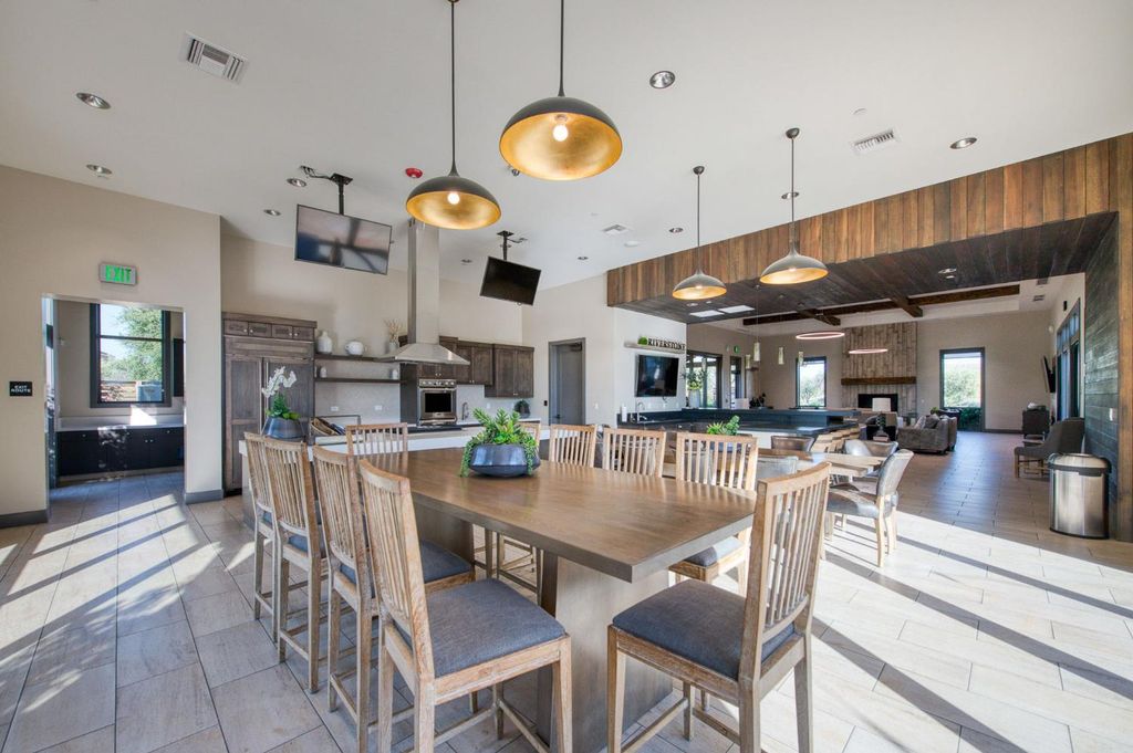Image 61 of property listing at 1275 Traverse Drive S, Madera, CA 93636