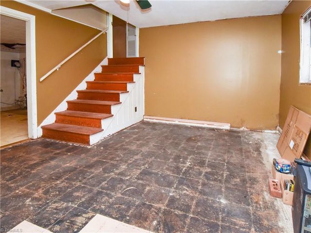 1420 Waybridge Lane, Winston-salem, NC 27103