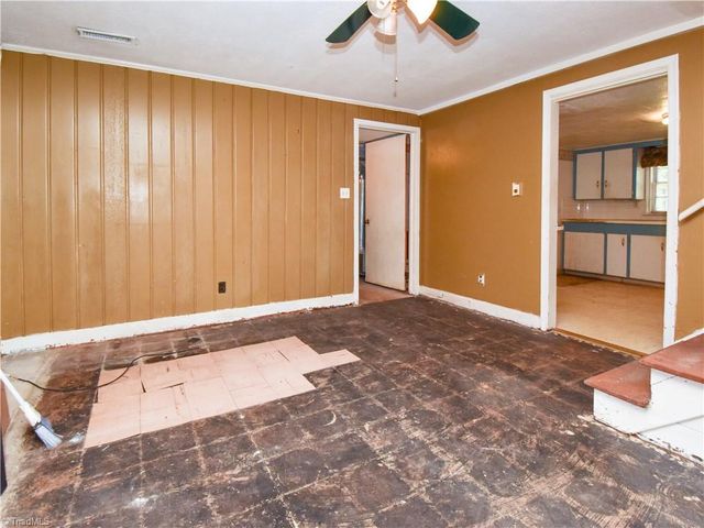 1420 Waybridge Lane, Winston-salem, NC 27103