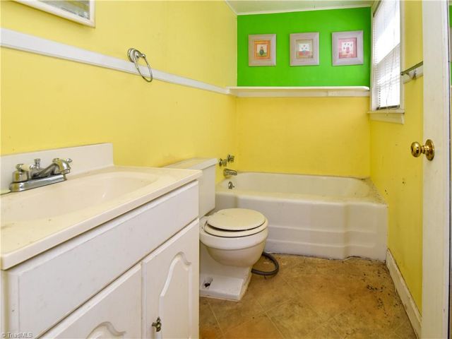 1420 Waybridge Lane, Winston-salem, NC 27103